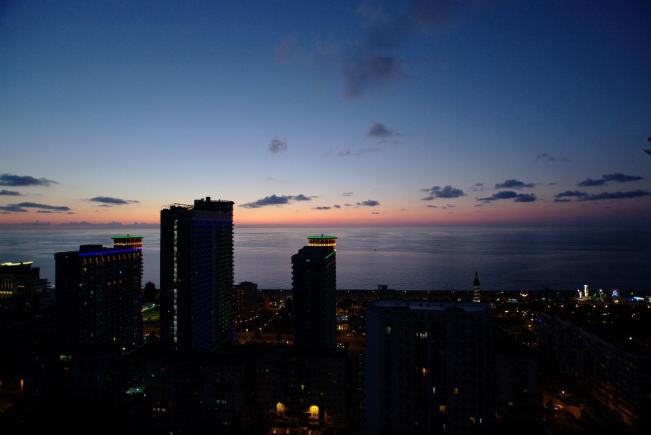Banana Apartments Batumi Exteriör bild
